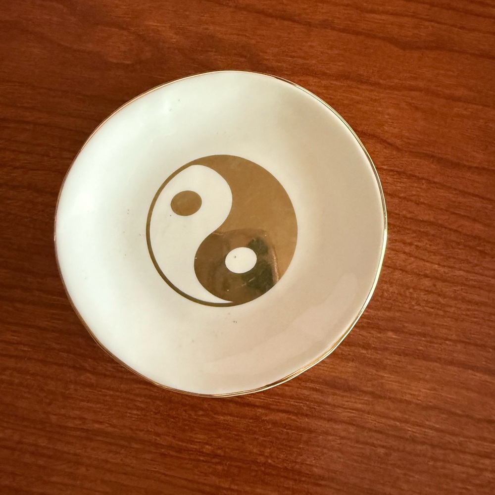 Forever 21 White jewelry dish